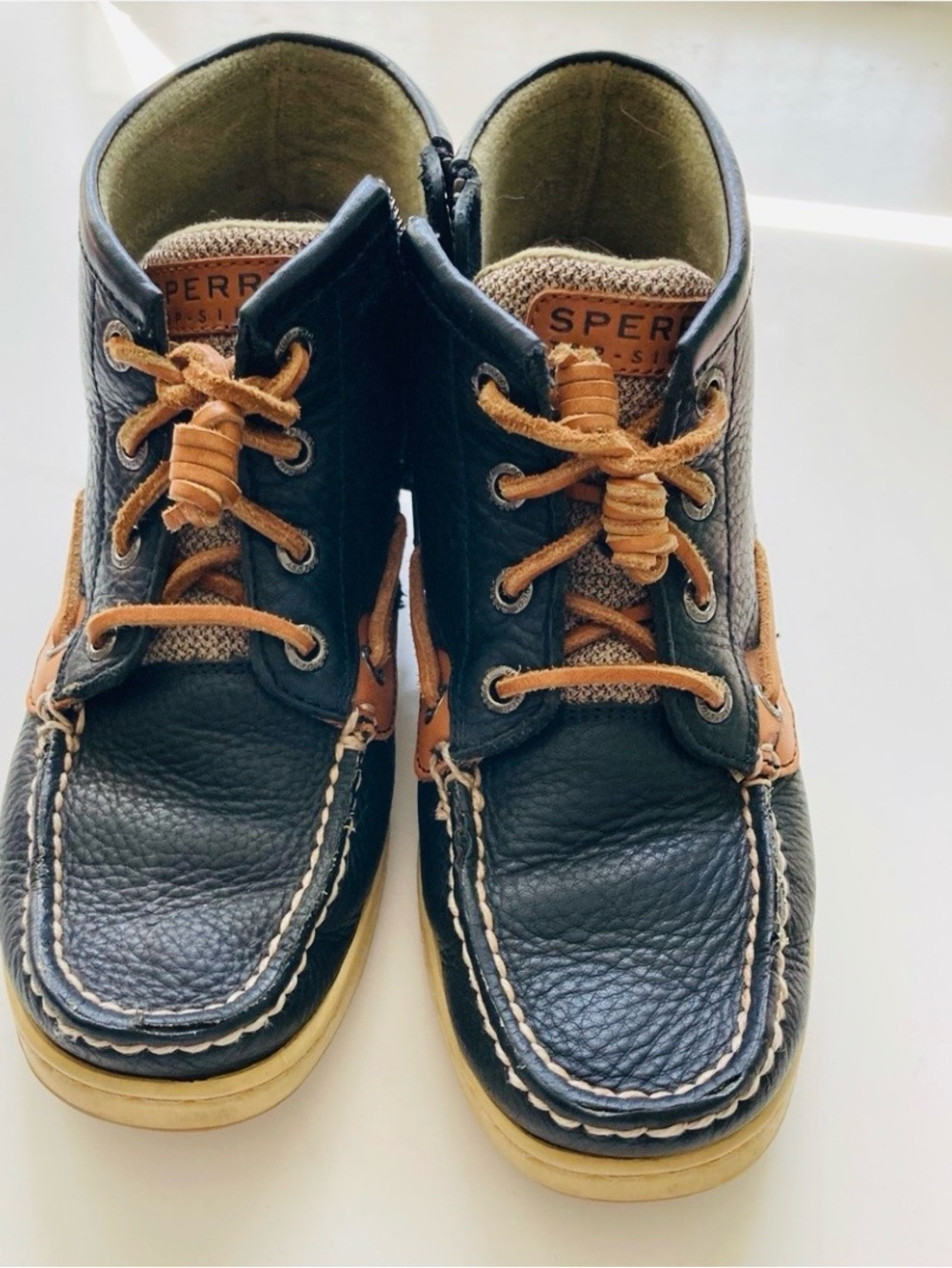 Sperry Navy Blue and Tan Chukka Boat Shoes Size 6
